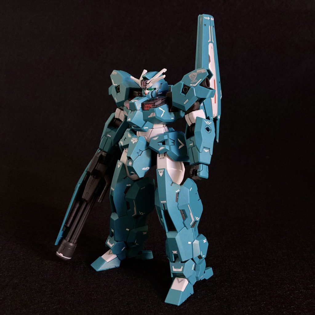 デカールの貼り付け箇所や種類は少し悩みましたが、ほぼほぼ納得いく感じにまとまりました。