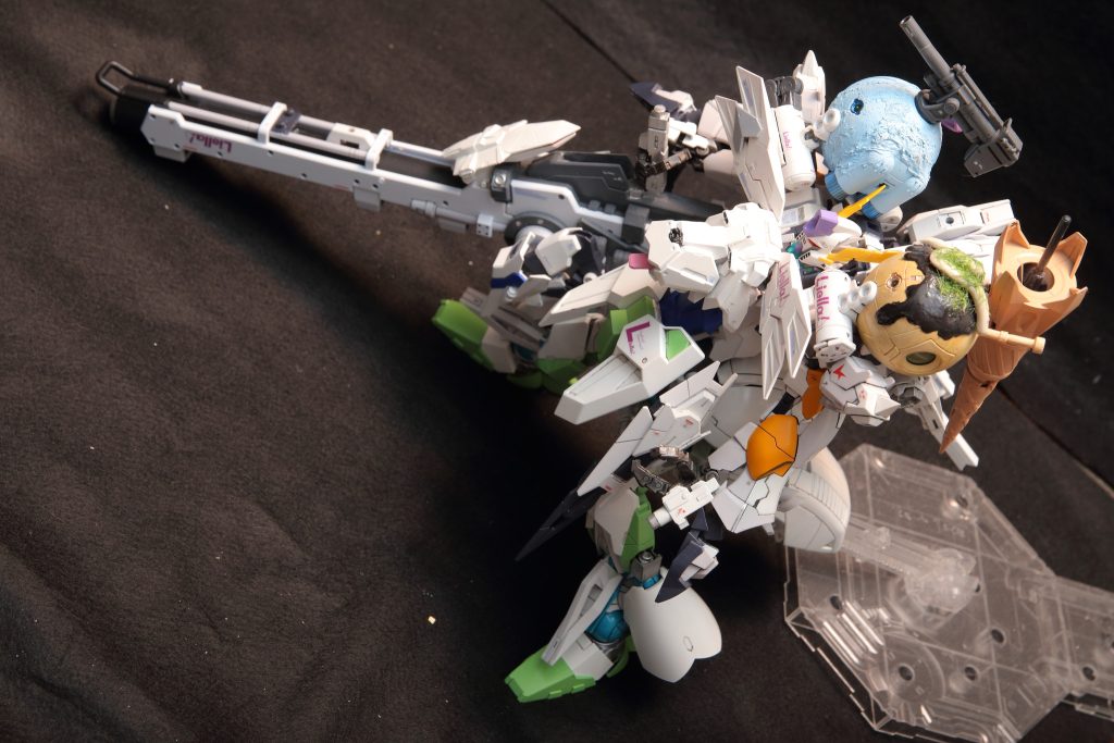 全体写真・HGの関節保持力では自立が厳しくアクションベースに頼らせていただいてます