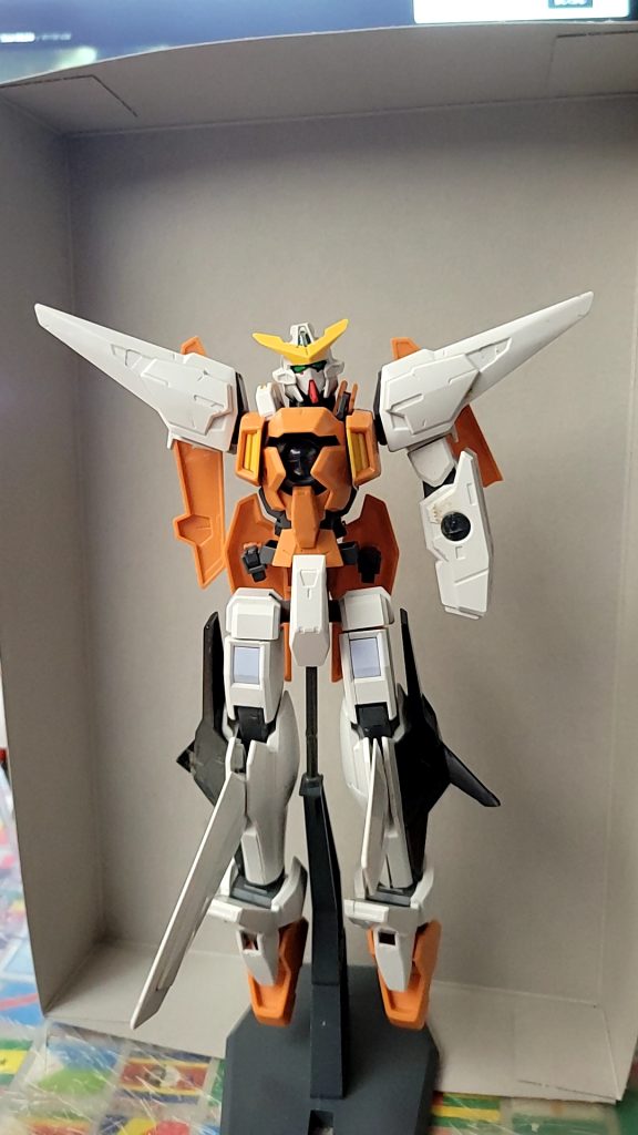 LEDを仕込みやすそうな1/100のキュリオスを使用しました