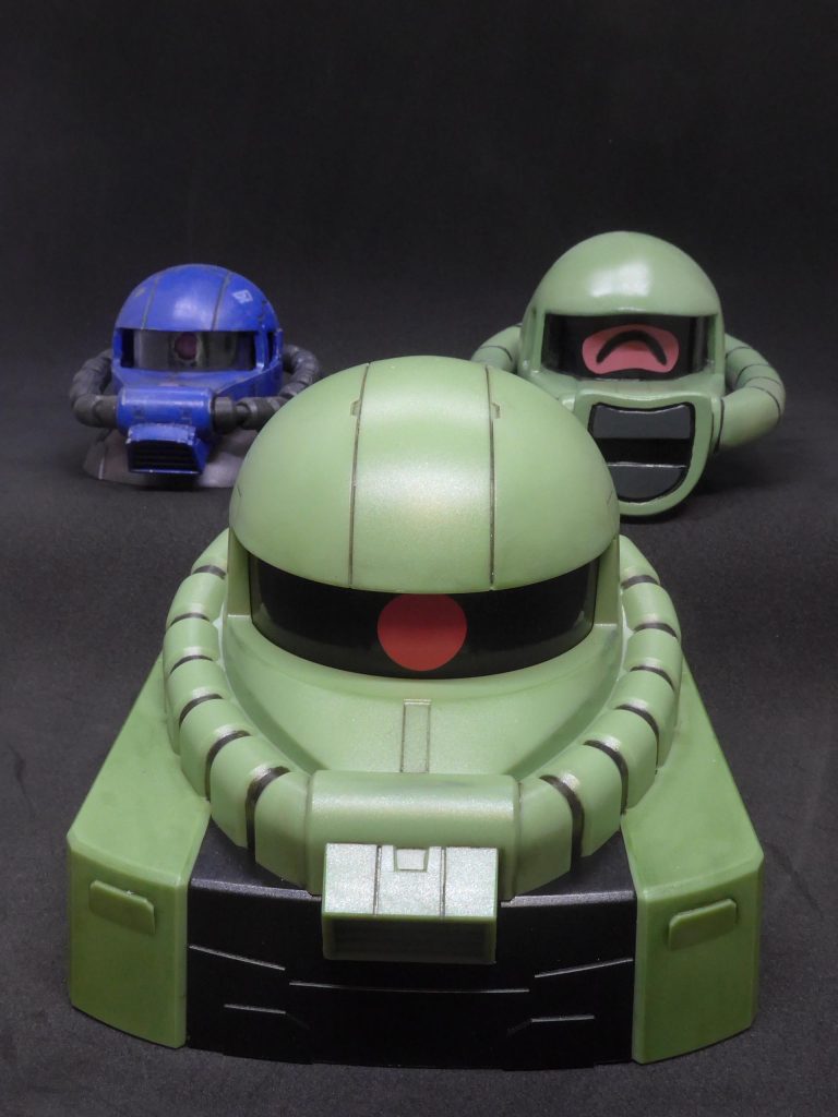 最後はスリーショットで。こんなことになるならガトー用も通常カラーにしておけばよかったかもです(苦笑)。ザクヘッド 青組勝利のために!|17hh70さんのガンプラ作品|GUNSTA(ガンスタ) (gumpla.jp)