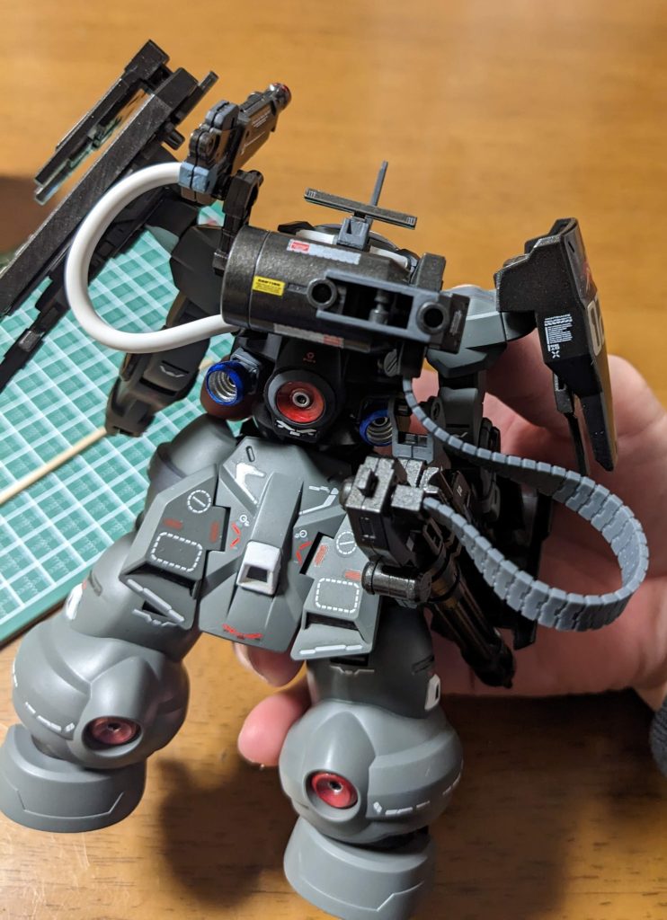 3機共通部分を各箇所に多めに作ってます。ランドセルのエネルギーケーブル接続など。