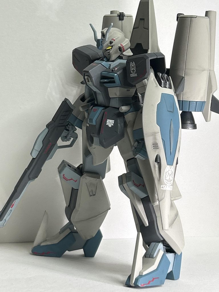 カオス……連ザⅡでの愛機でした。一人クロスファイヤーやひたすらに引き撃ち、支援と見せかけた波状攻撃の日々でした。個人的にかなり使いやすい機体でかなり思い入れがあるのですが、後年上級者向けの機体だと言われて驚いた覚え。ついでにアニメでの扱い微妙さを知ってうーんとなりましたね。(ストーリーは大まかには知ってはいるけど、本編自体は序盤、具体的に言えばシンとキラの初邂逅あたりまでと最終盤のみしか見てない……)