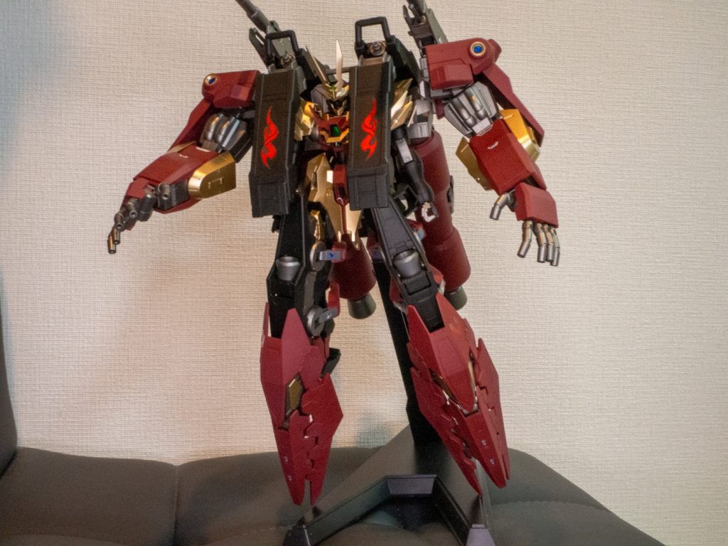 キメラ！本体ガードの部分にファイアパターンのデカールをあしらいました。キメラにすると、撮影ブースに入らない。。。