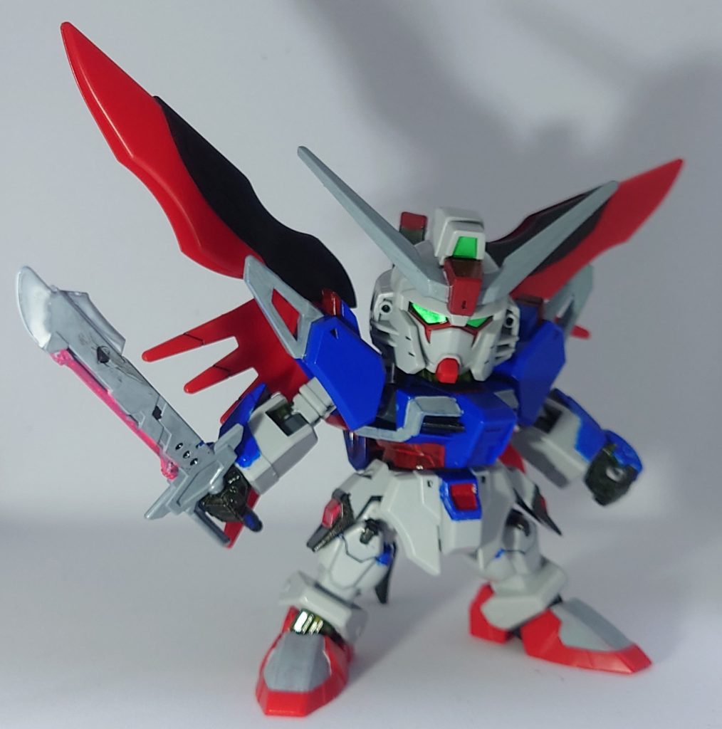 アロンダイトを構えて。持ち手の部分は持たせると削れちゃったりするのでちょっと手抜いてます()