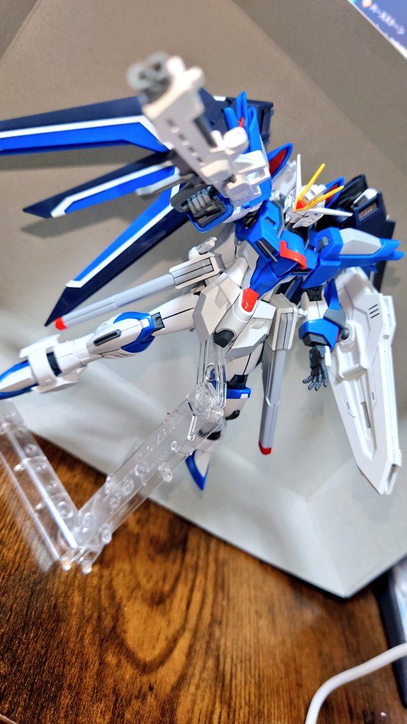 ライジングフリーダム–5枚目/制作者：やっさん山菜