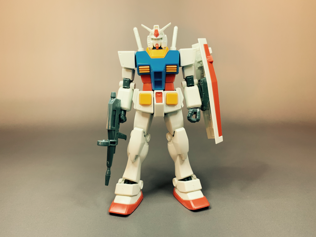 こちらのキットを塗装しました。HGUCリバイブ版より古いキットで、全体的にボリューミーで塗装するにはもってこいのキットであると思っておりました。