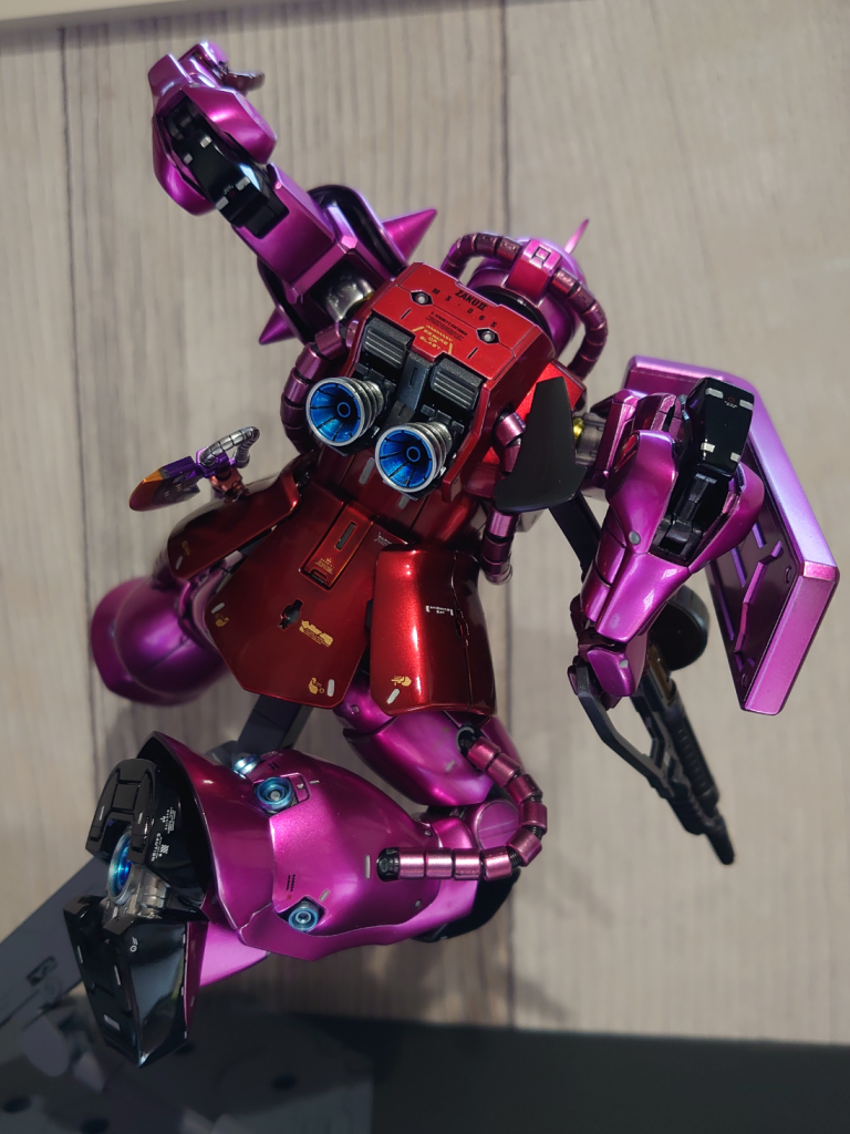 あのキックシーンを別角度からどうぞ😄✋一番のお気に入りポイントはランドセル部です。三角屋さんのパーツでS型をさらにチューンアップ💨まさに彗星のような起動力を誇ります👍㊗️