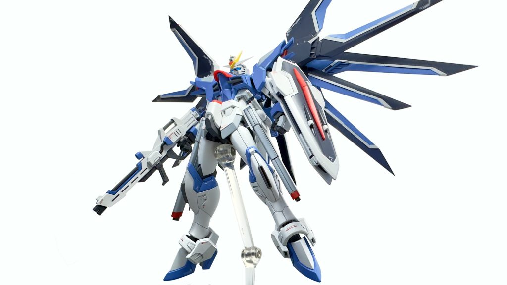 キットそのものに不満はないのですが、やはりコンパスのマークのシールがないのだけがかなり不満でした。本編であそこまで目立っていたのに...。なので今回デカールは控えめに貼って行こうとしていたのですが、作業中の記憶がなく気が付いたらそこそこ貼られていました...。