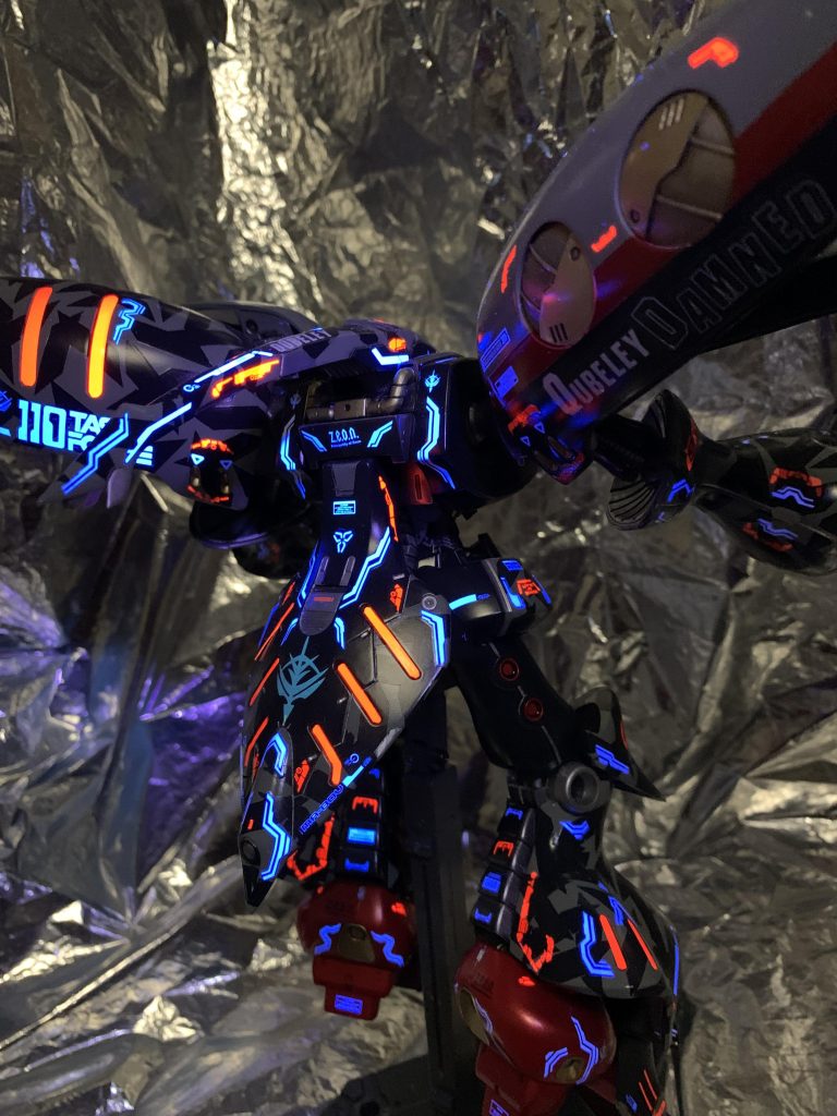 後ろはこんな感じです。全体のトップコートはツヤあり吹いてます。