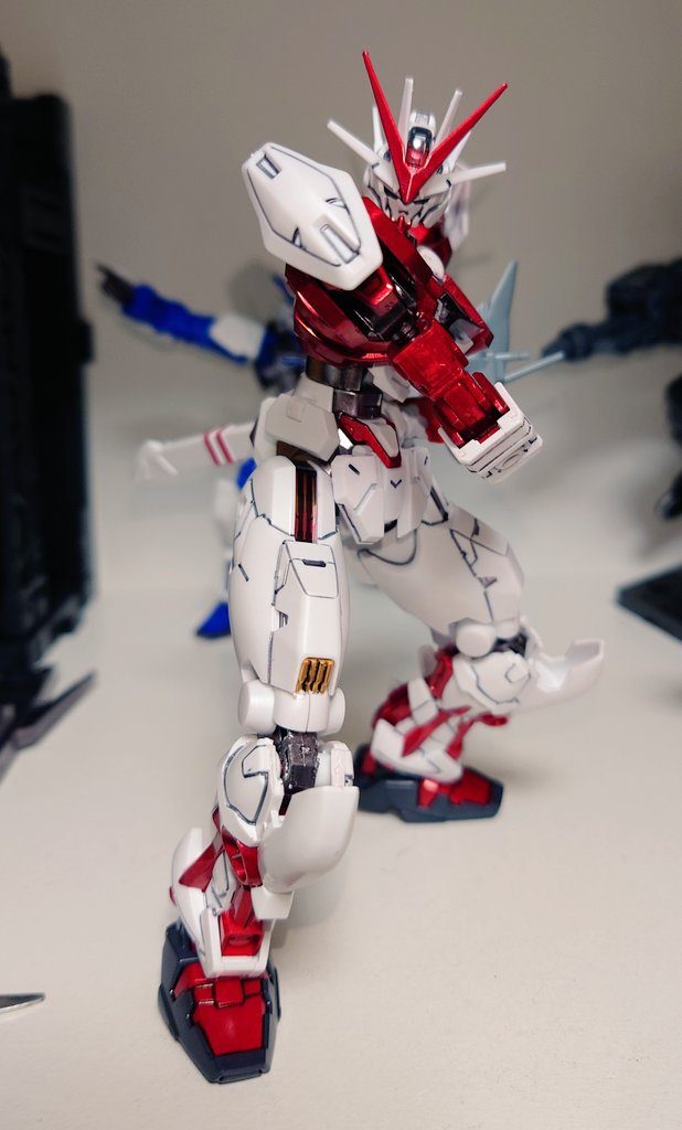 胴体とフトモモはエアリアルですが、膝下からアストレイのパーツにしてみました。うおっ脚部ふっとッッッ♡