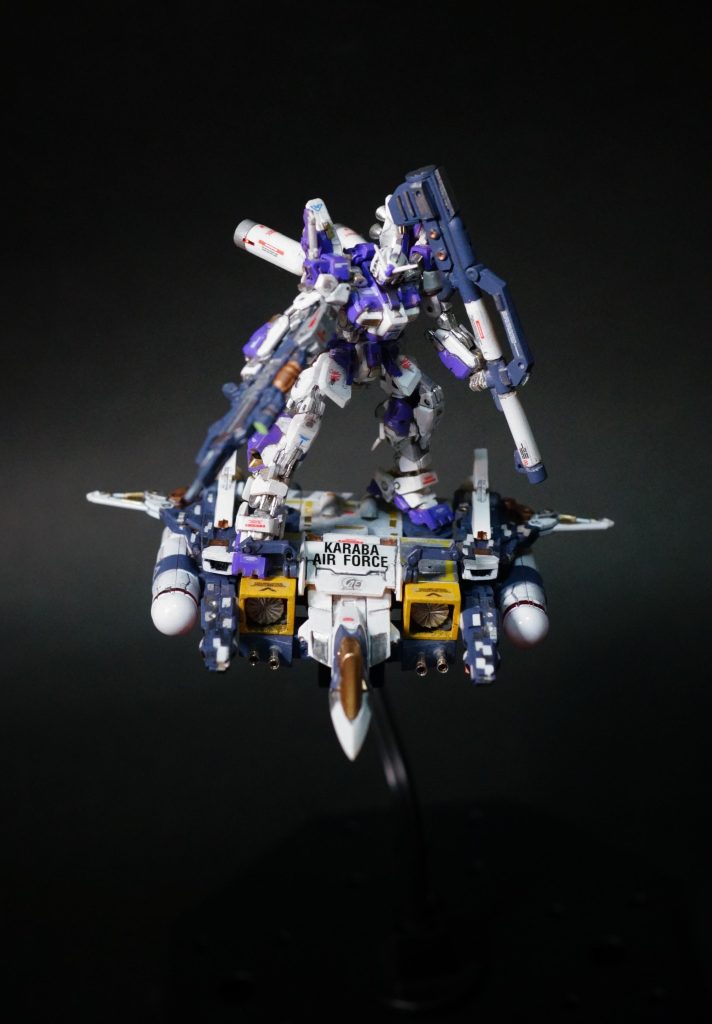1)●RX-178KAF カラバ空軍所属”空戦特化仕様ガンダムマークII” パイロット=アムロ・レイ ●KFF-X9BstDDI カラバ空軍所属・試作SFS”コアブースターDDI(ドダイ)” パイロット=ベルトーチカ・イルマ
