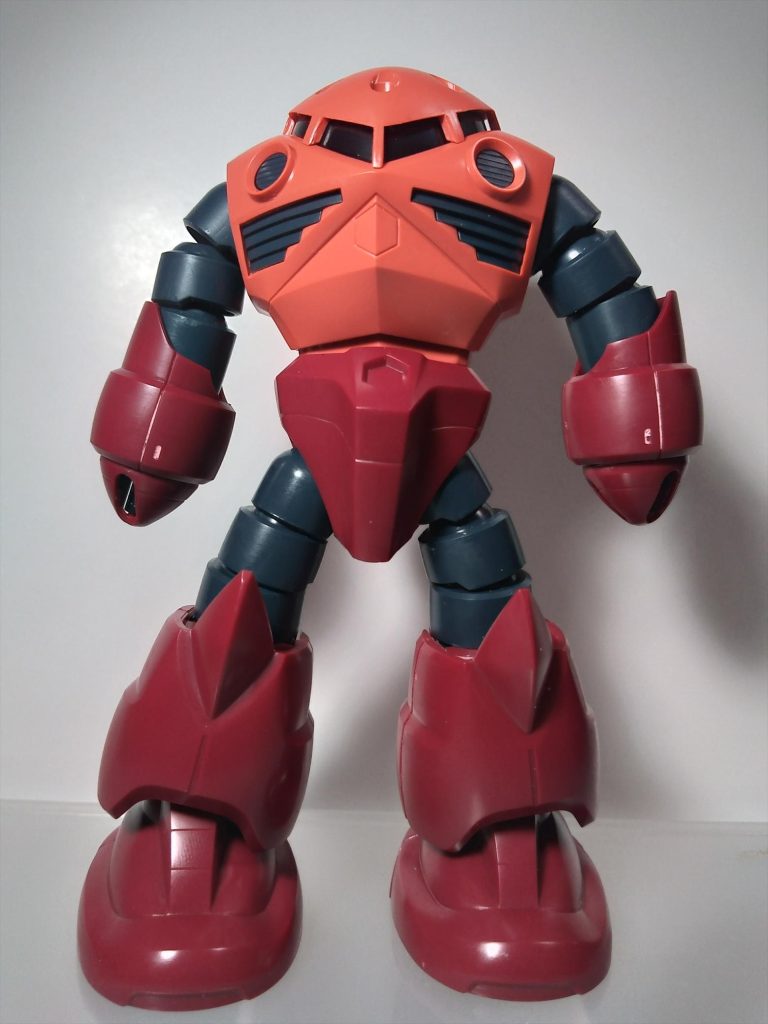 画像はゲート処理後なんですが、処理なしだと、箱開けて30分後にはこんな感じで組み終わっちゃったんですよね。めっちゃパーツ数少なくてビックリしました。最近ガンプラの一作作る度に、加速度的に制作時間かかっているので、今回はせっかくなので時短のエコ制作をテーマにすることに。