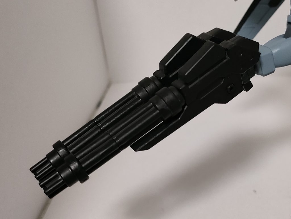 ツインビームガトリング 近中距離で効果を発揮する射撃武器。敵の量産型MSを一瞬で撃破可能。 メルクワンウェポンのライフルにパワードアームズパワーダーの銃基部が無加工でハマりました