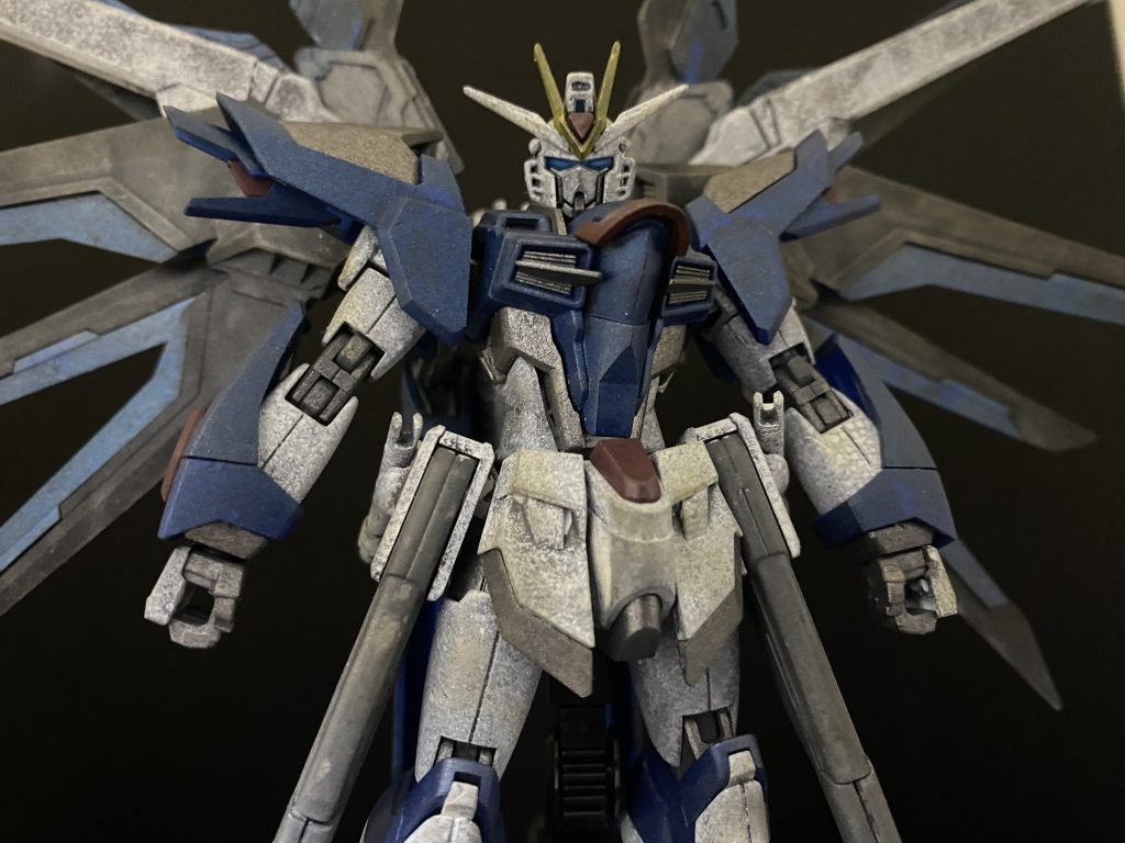 ライジングフリーダムガンダム　スポンジ塗装–5枚目/制作者：れもんおいる🍋