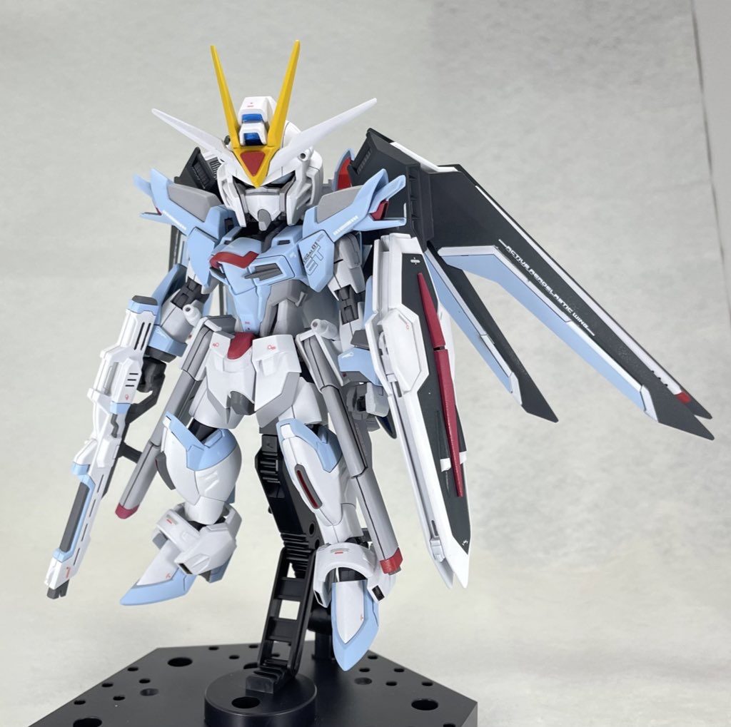 HG+SD ライジングフリーダムガンダム｜うどんさんのガンプラ作品 