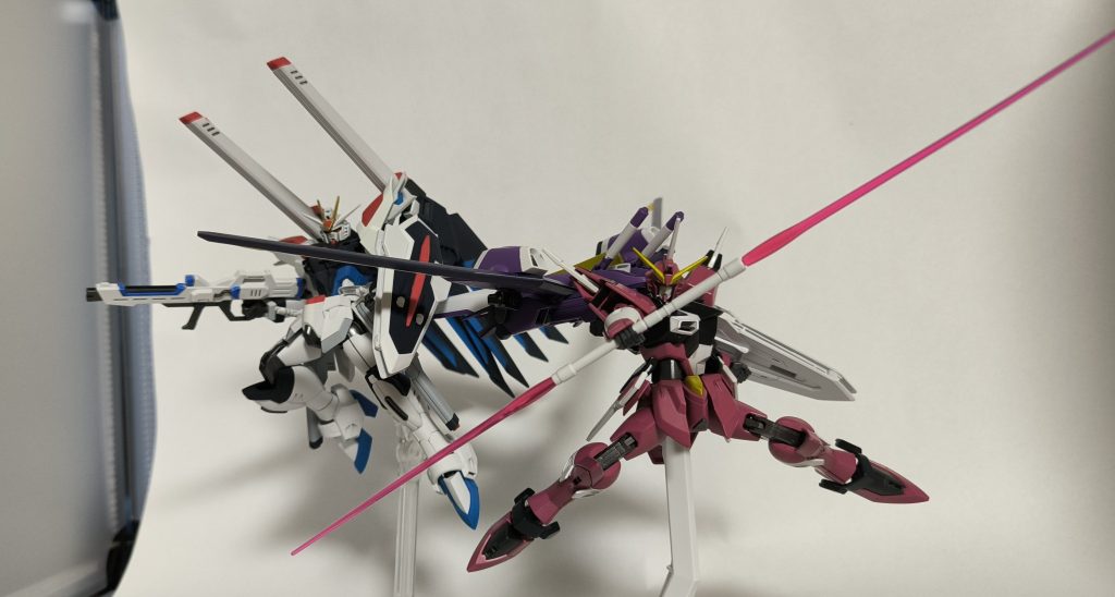 前回作成したライジングフリーダムと2ショットいやぁこういうのがやりたかったんですよ!