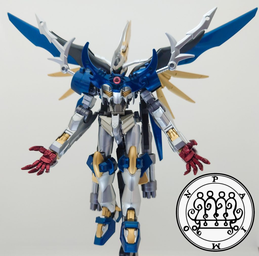 頭部と胴体はガンダムバエルから、腕はバルバトスルプスレクスから、翼はデスティニーガンダムからそれぞれパーツを流用しております。