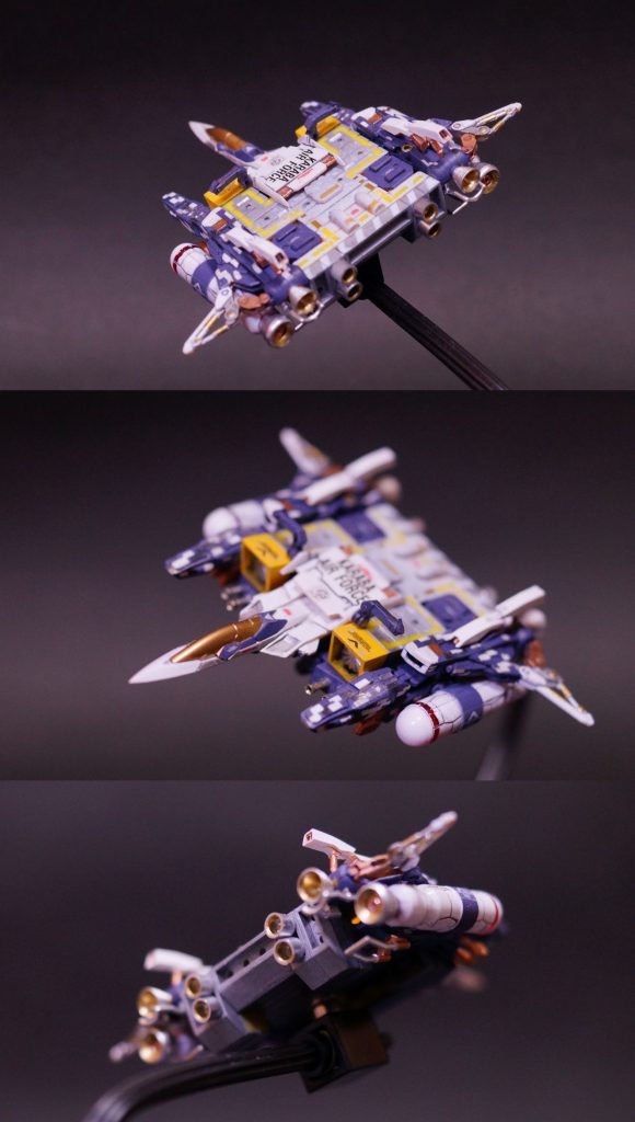 10)試作コア・ブースターDDI はコア・ブースター以上、Gアーマー未満といった機体でVTOL 機能で滑走路いらず、しかしブースターの併用で戦闘機的な運用も可能。SFSは基本的に的にされやすい難点が拭えないが、被弾した場合はコア・ファイターで本体をパージし、戦域から離脱する程度の飛行は可能となっている。コクピットはリニアシートであり、キャノピーに見える部分はシールドで完全に覆われ、百式に用いられている耐ビームコーティングが施されている。貴重な人材であるパイロットが無事生還することを最優先としている設計思想が、人手不足なカラバらしい。