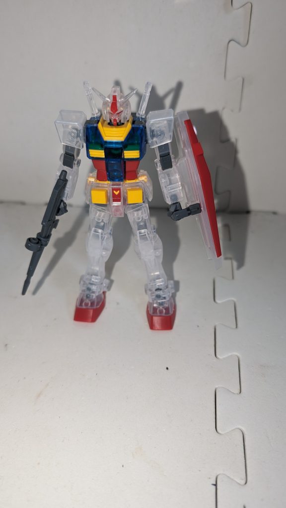 作品名：<p>なんか持ってたので雑に素組みしました。どうでもいいけどRX-78ってネットの影響で、パイロットのアムロとは無関係に関西弁のおっちゃんのイメージしかありません。これが初代ガンダムおっちゃん概念………?</p>