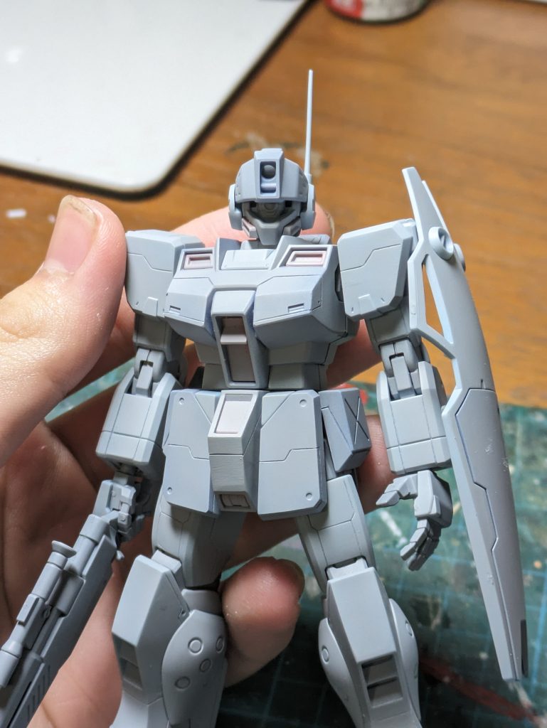 全身にスジボリをしてディテールアップアンテナを伸ばしランナーで作りました