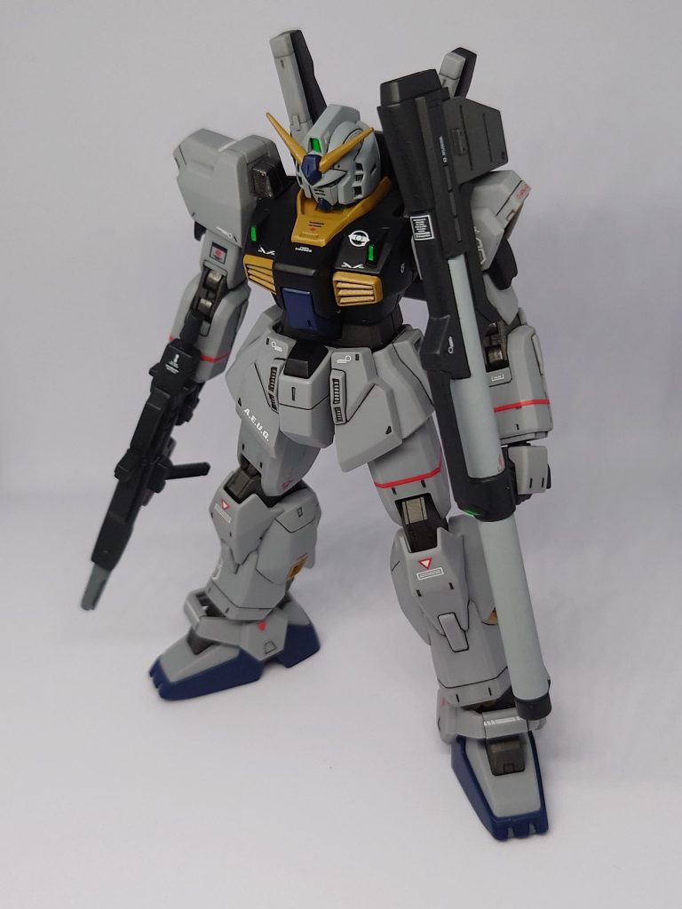 キットのスタイルはそのままで部分的に筆塗りしました😀頭部や武器類、バックパック等は合わせ目消しています☺