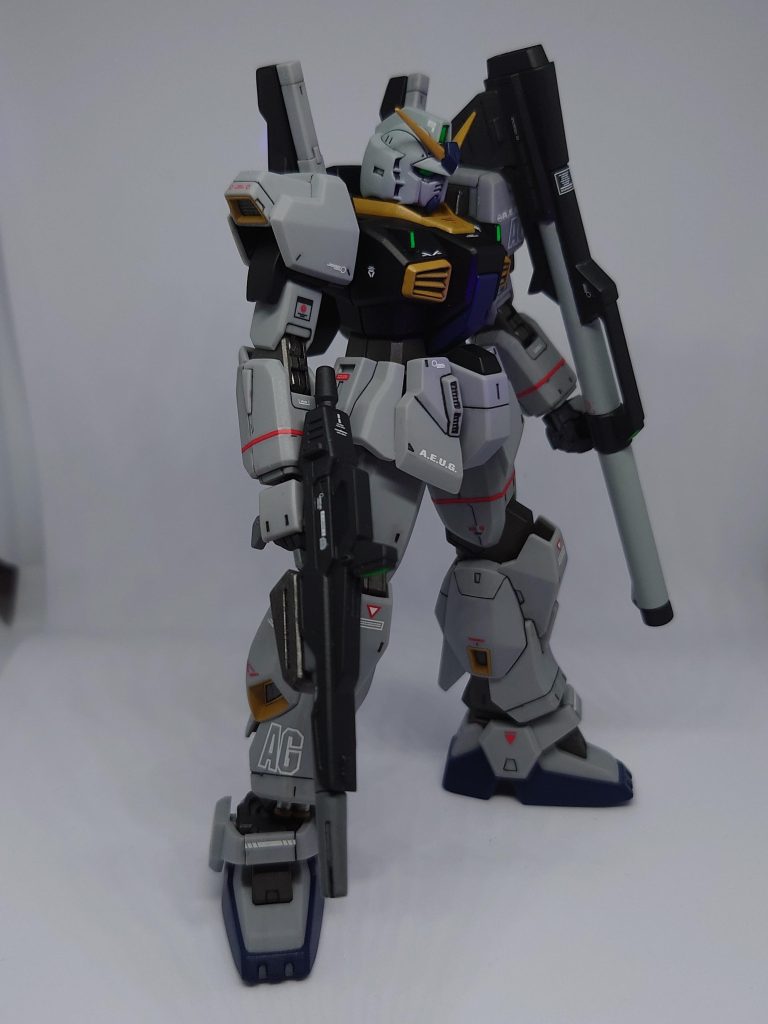 ビ一厶ライフルとハイパー・バズーカは塗り分けています😀