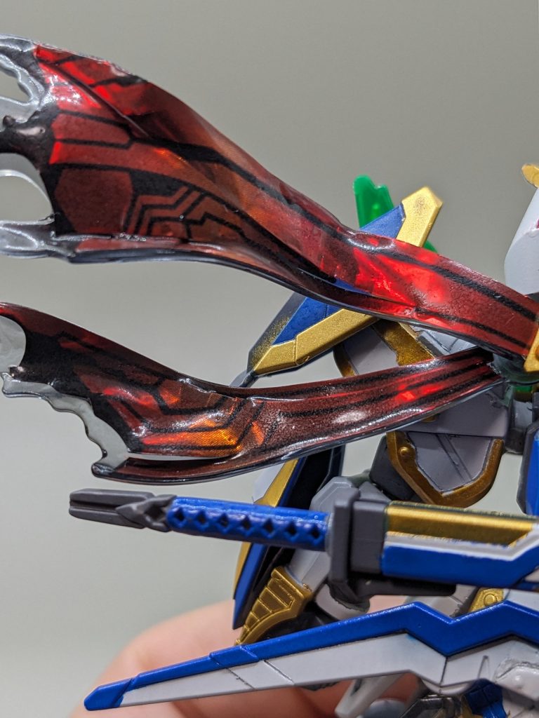 マフラーのシールが剥がれやすいのでレジンでコーティング。個人的にはより立体的が出て良かった気がします。