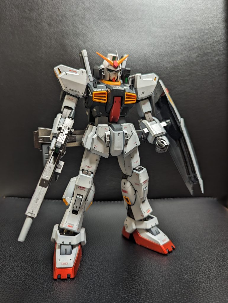 塗装するようになってから、成型色違いに踊らされなくなったけど、付属のデカールが使いづらくなるのが悲しい。