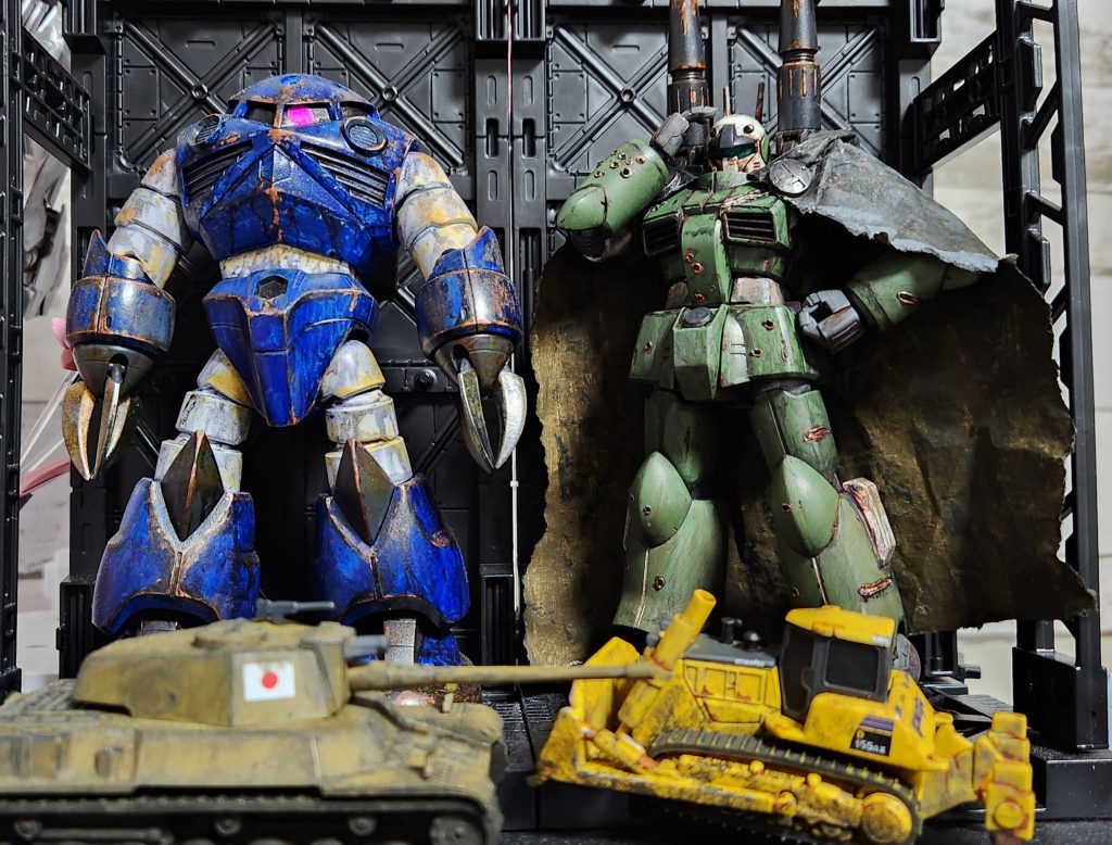 唖然とするイプシロンズゴックと所長の(ﾉ∀`)ｱﾁｬｰ。前の2台はオマケw