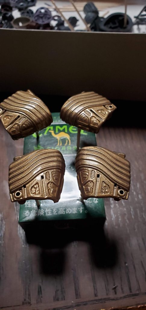 エアブラシはないので、缶スプレーにて。