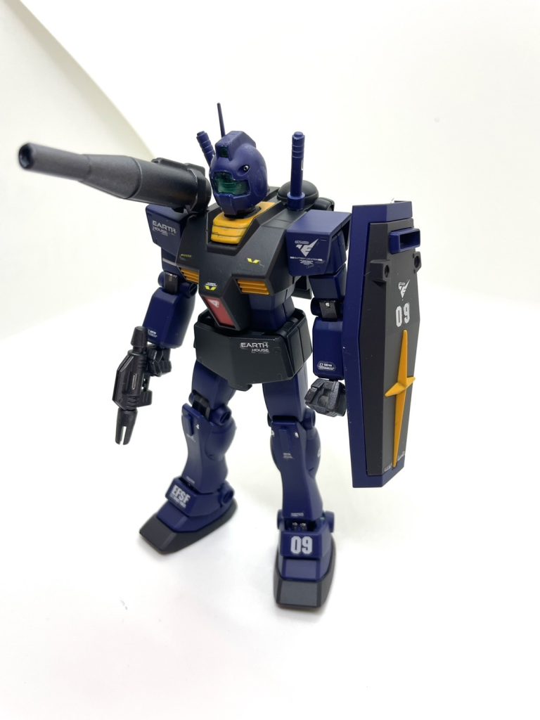 ティターンズのシンボルデカシールなかったのでそれっぽい水性の魔女のデカシール使いました!笑濃い色々を使うとスミ入れしなくていいので時短になりますね!それでは乾杯!!