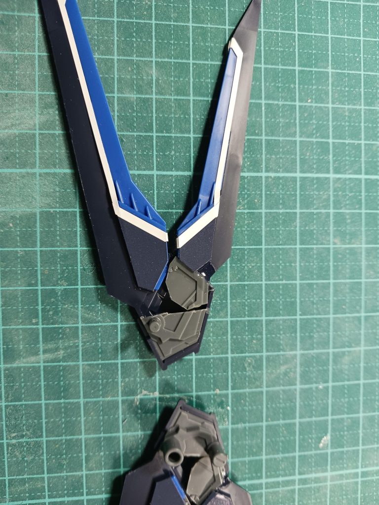 可動できるようにカット!