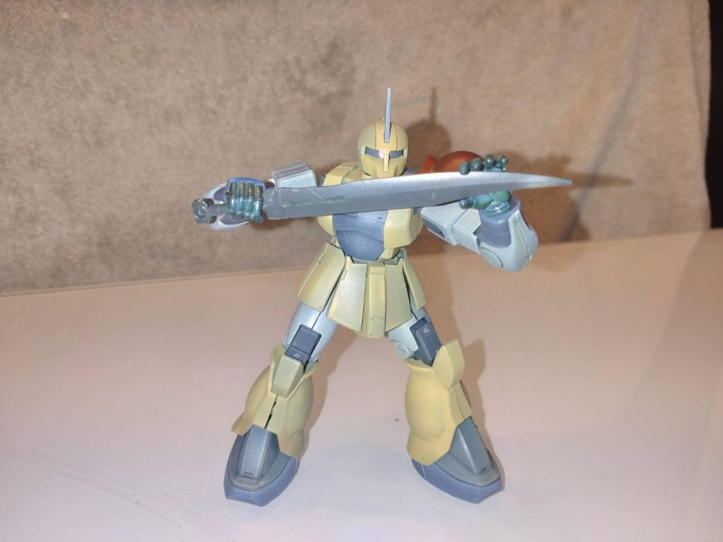 あとこちらがブレードです。グフカスタムから拝借したものを少々切断しました。有り合わせ感を出しました。それではストーリーをどうぞ。