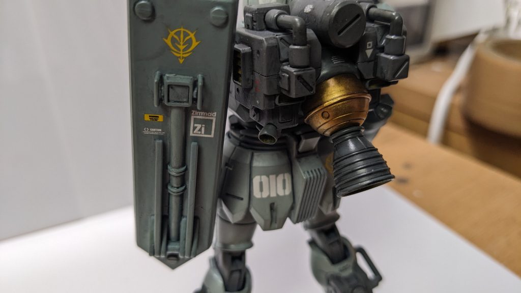 シールドはMSGで爪の可動機構を表現してみました。