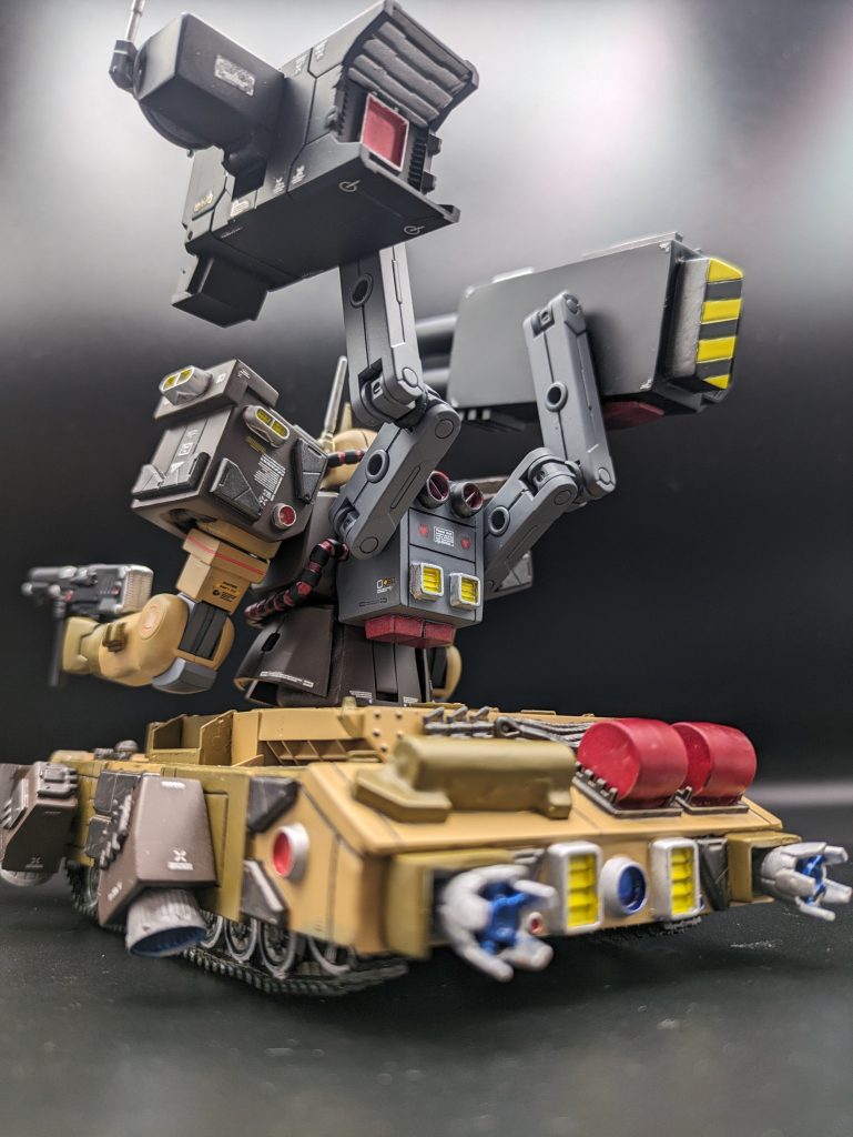 ランドセルにプラ板を被せて箱型にして接続部を増やしてあります。 