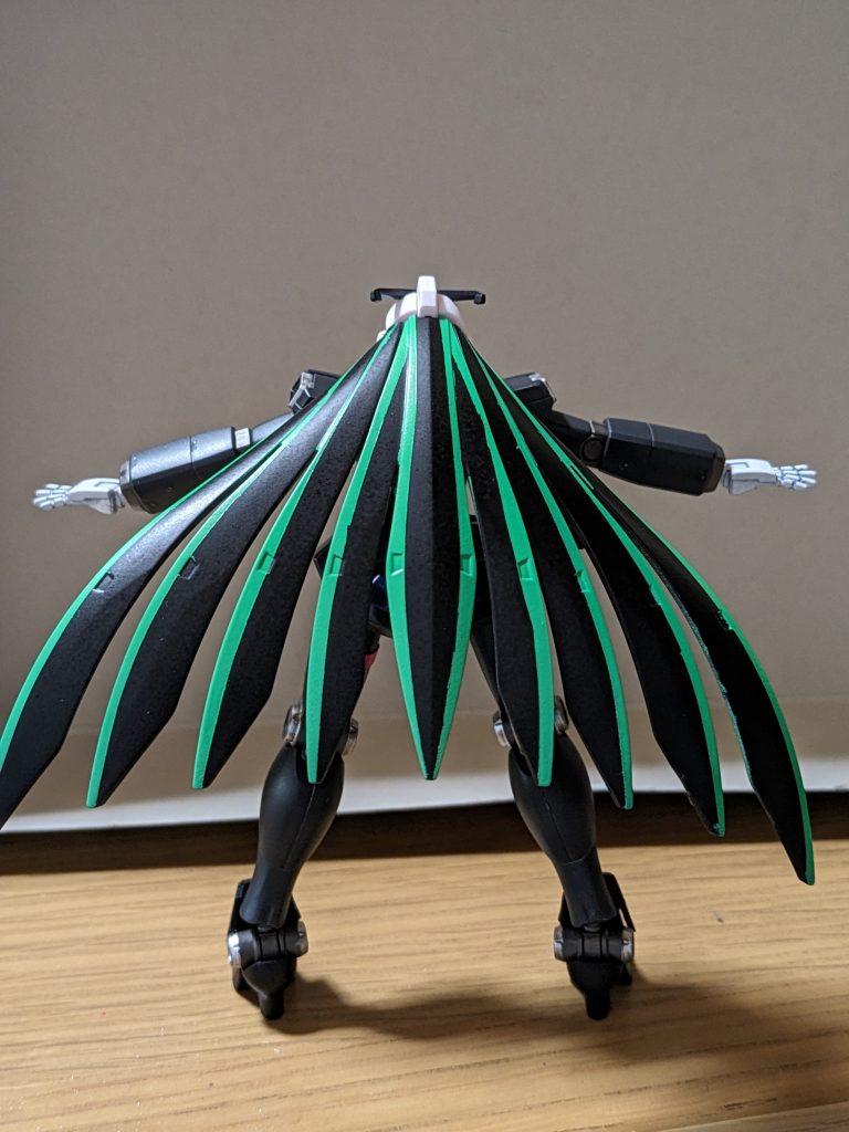 バックショットが地味だったので、髪？に派手メッシュを(笑)