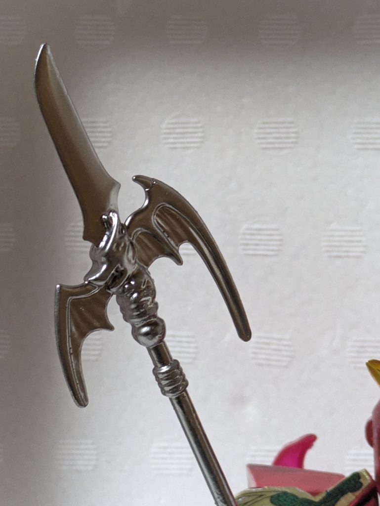 シルバー部分はそのまま角瓶クリアを吹き掛けるだけだと白く曇るので何度も試行錯誤しました。結果的に角瓶クリアとエナメル溶剤を半々に希釈して2度に分けて吹き掛けてようやく輝きを失わずにコートが可能になりました。