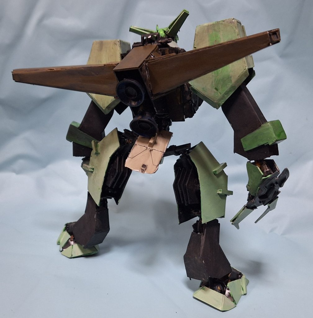 元デザインはバーニアの数が多すぎる気がしたので思い切り合理的かつシンプルにしています。