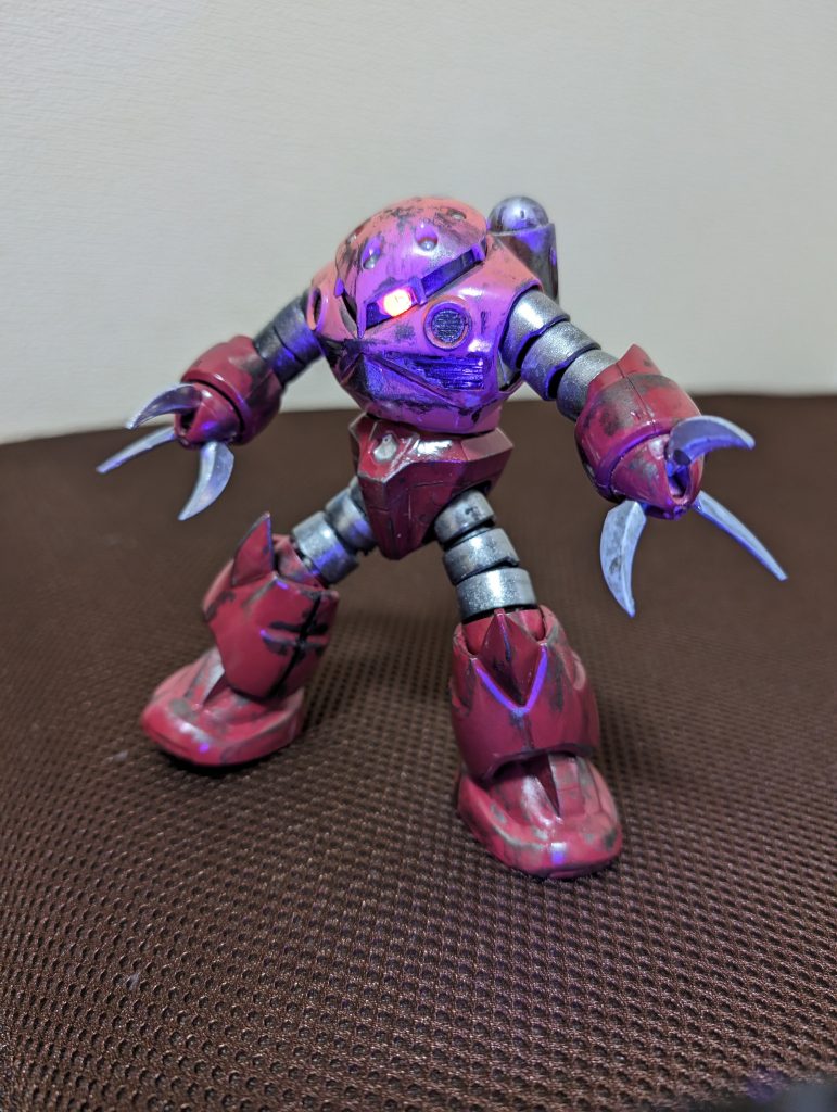 当然モノアイはピコーンです。