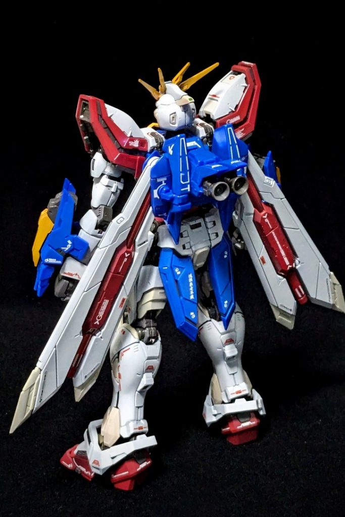 別売りのゴッドガンダムの水転写デカールをマーキングシールの指定箇所の通り貼ってます