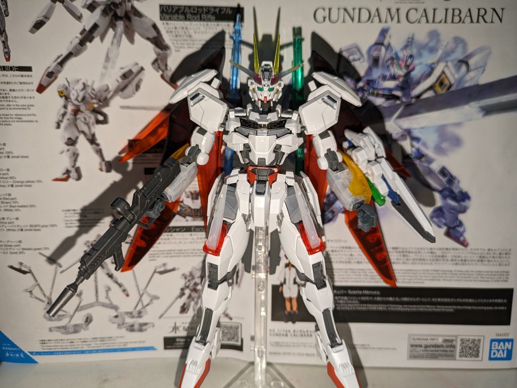 塗装前ですディスティニーのヒールフェイスを再現しようと顔をデザインナイフで削ったら失敗して顔が消し飛びました(´・ω・`)