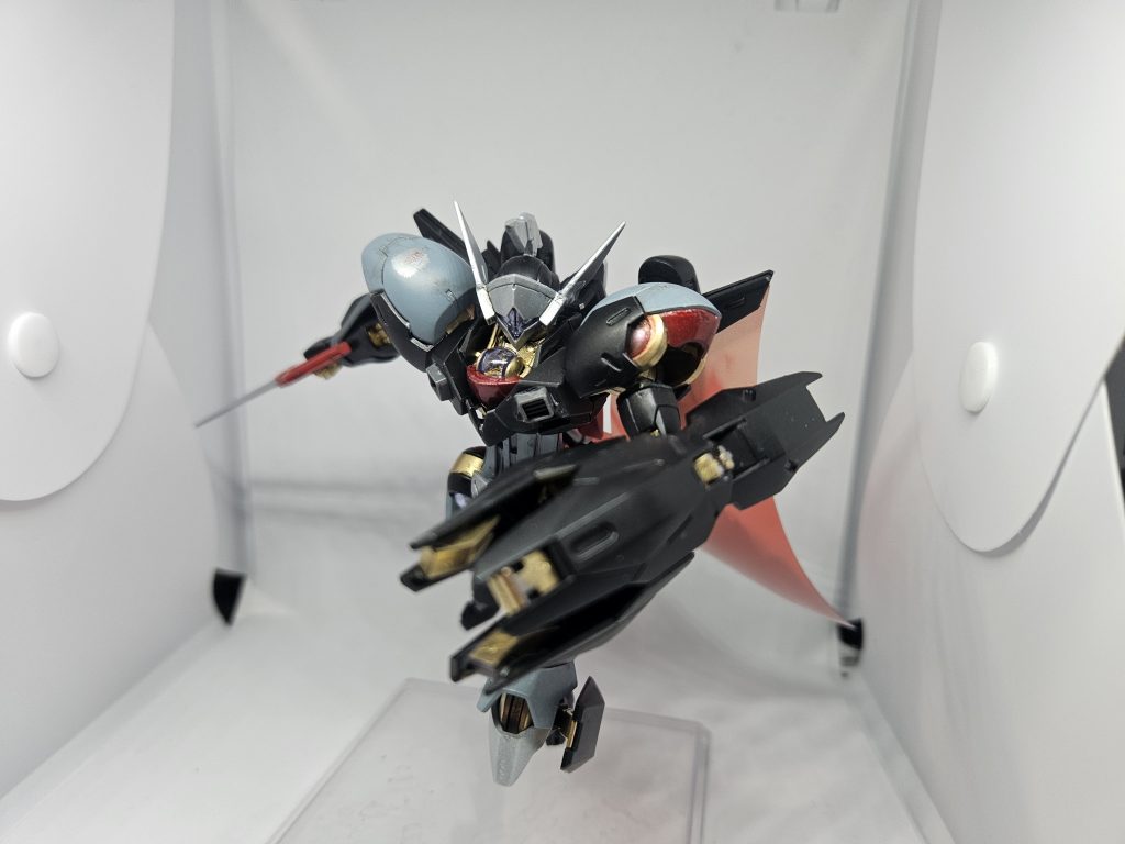 アクションその1。ビームブレイザーは左腕に変更しました。