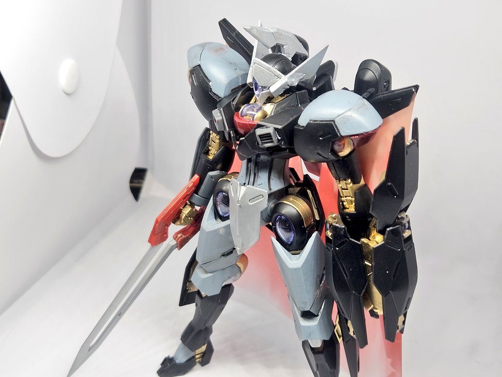 正面から。頭に飾りを追加しました。