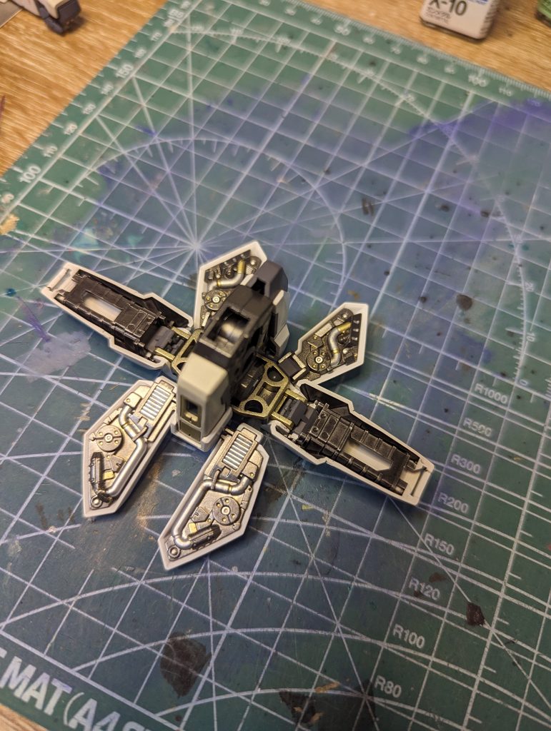 裏打ちの塗り分けは好きです。何も考えずにコツコツ