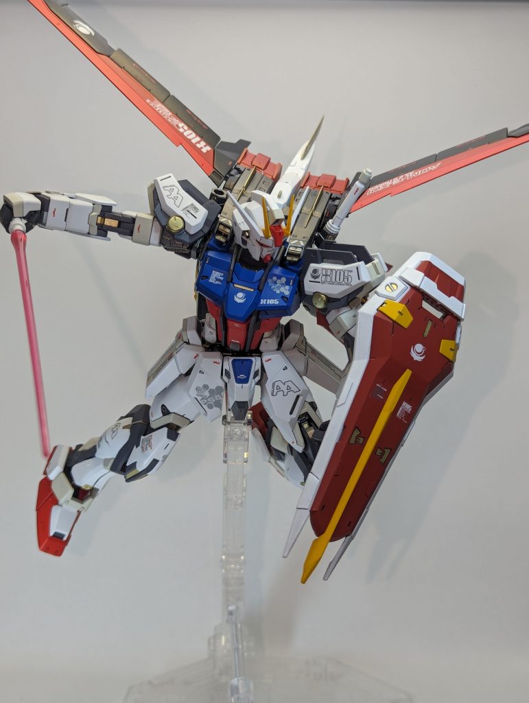 すごく出来の良いキットだしほとんど手は加えていません。プラ板を切り出しアクセントとして散りばめてます。あとは既存モールドの掘り直しのみ。てかサイドスカートが何度もパチンと飛んでしまい、ポージングの度にイライラ。