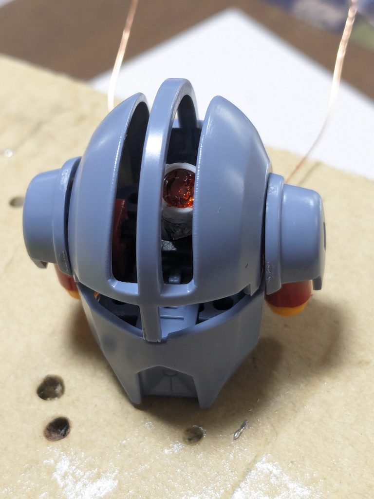 飾ってしまったらここまで動かすことはないです。