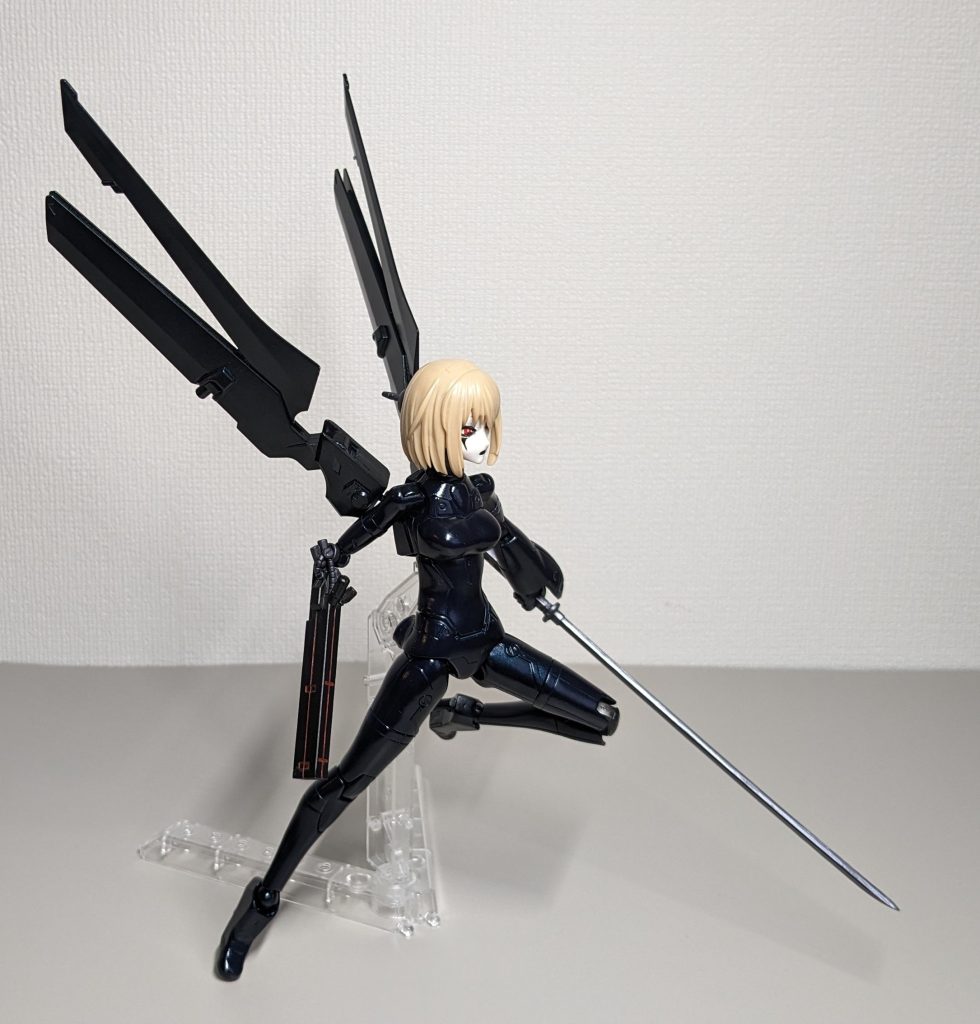 翼展開!この写真は青みがかってるのがわかりやすいかも。