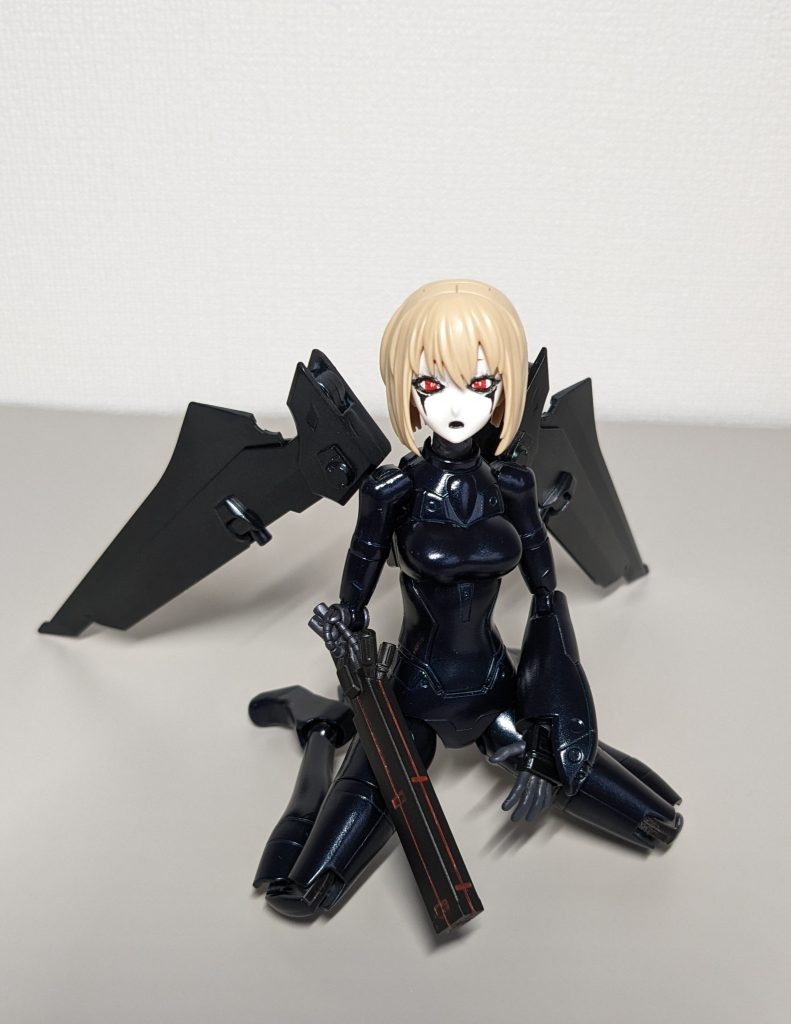 原作のように白目黒目を逆にしたオドロしい顔にしようか迷いましたが、映画版はみんな女性陣が可愛いので可愛らしさ残すことにしました😄アイシャドウ濃いのに唇黒いのになんか可愛いぞ!額のセーフガードマーク書いたけど髪でほぼ隠れるのが難点です。