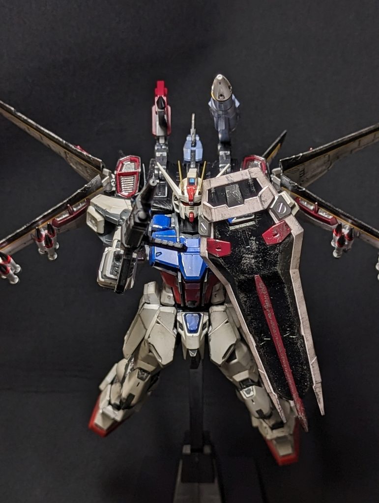 ルージュ本体はエースストライカーパックを装備してノーマルのストライクルージュにして飾ってます。