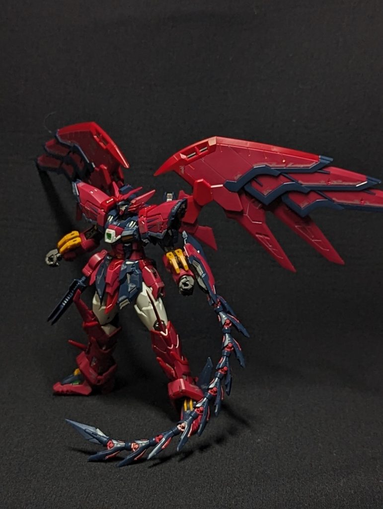 ウイングの展開の仕方はMGとは全然違いますね。